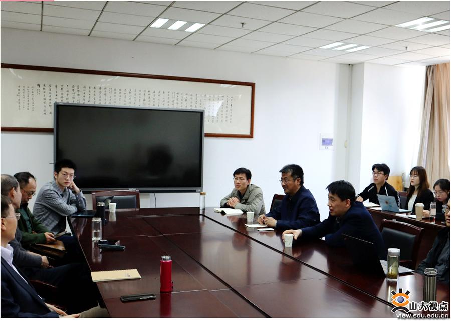 青岛研究院驻院专家杨争光先生,山东大学政府决策研究中心主任赵树凯